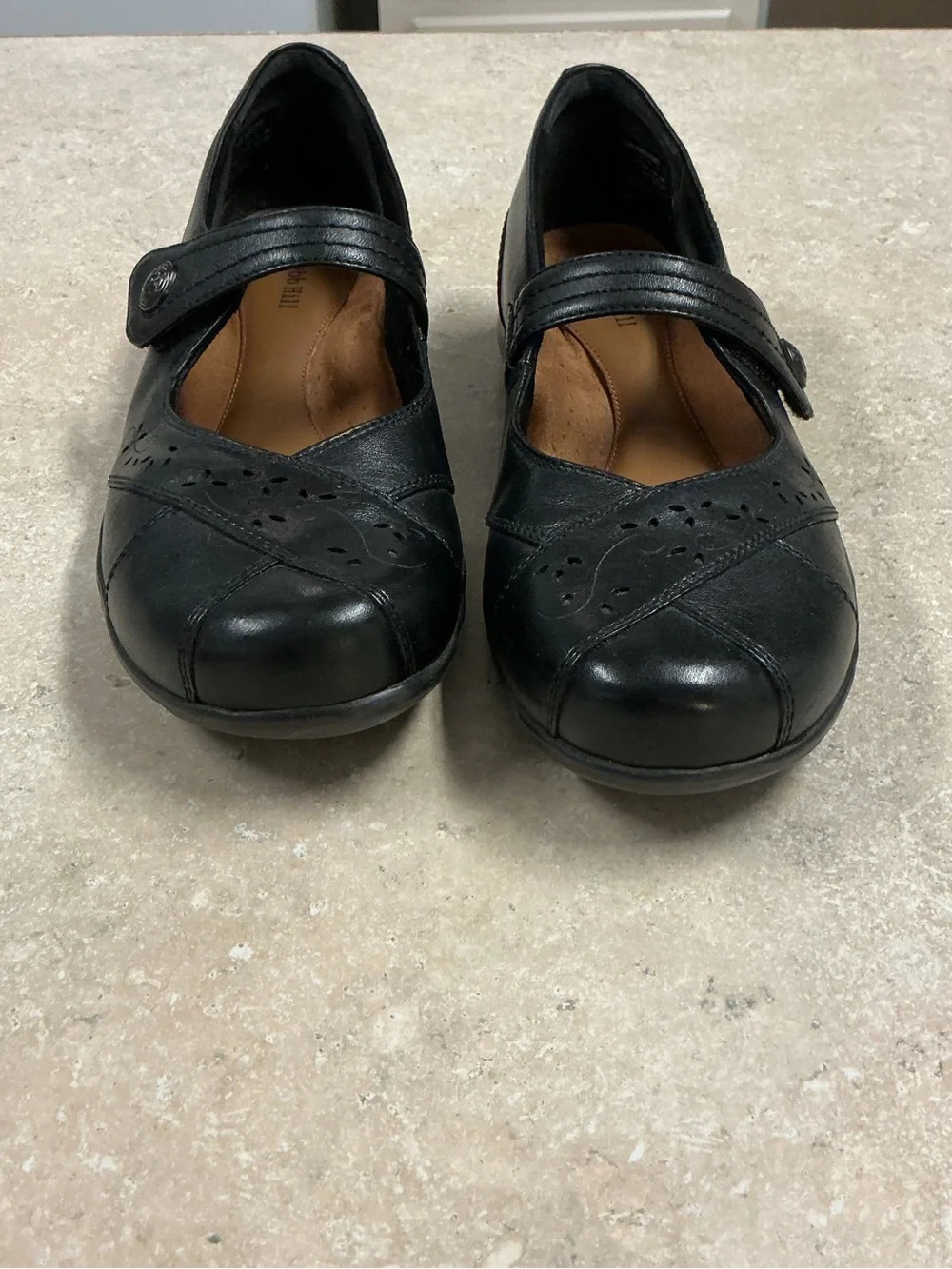 Cobb Hill SZ 8.5 Petra Black Leather Mary Jane Flats Laser Cut Detail Shoes